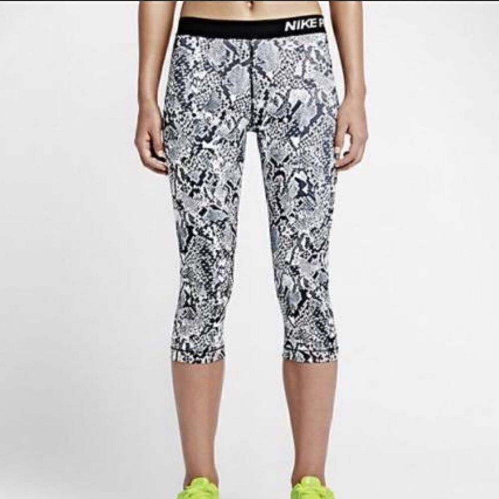 Nike Snakeskin Print Capri Leggings